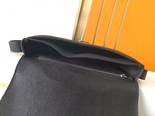 エルメス スティーブ ライト ジュニア メッセンジャーバッグ