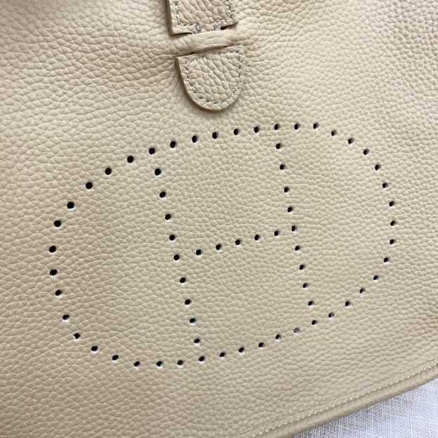 エルメス エヴリン 25/28/30 バッグ 3色「Evelyne Bag」