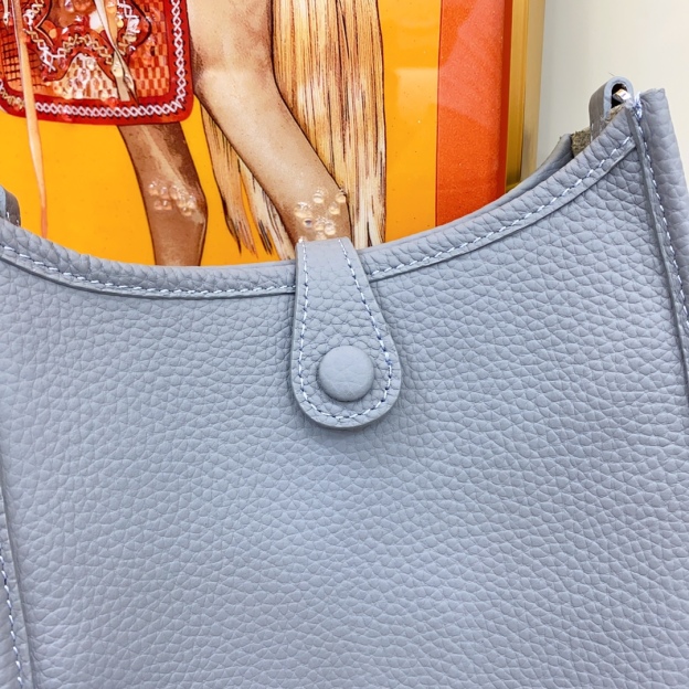 エルメス エヴリン 25/28/30 バッグ 3色「Evelyne Bag」