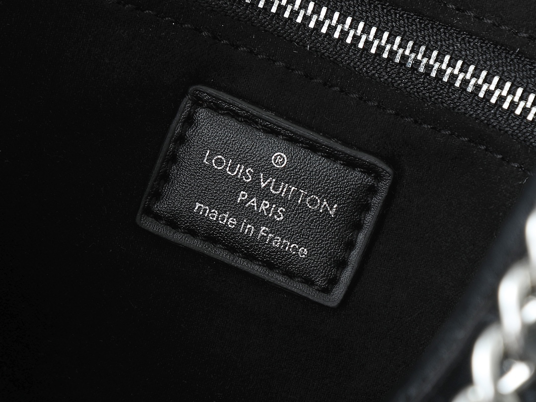 ルイ・ヴィトン LV x TM キャリーオール･カーゴ バイブ PM バッグ「CarryAll Bag」