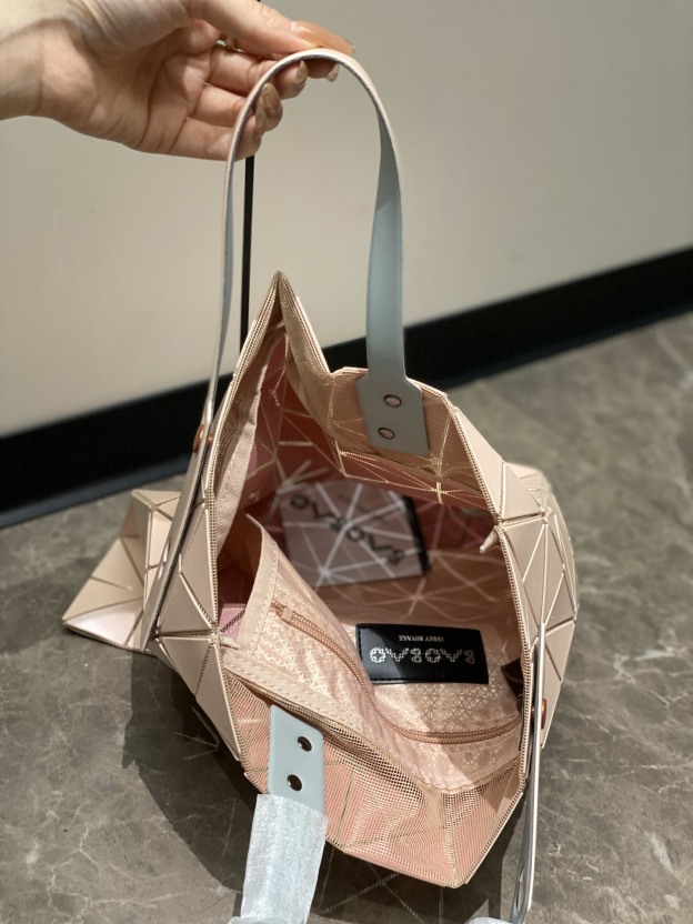 イッセイ ミヤケ「Issey Miyake」ハンドバッグ