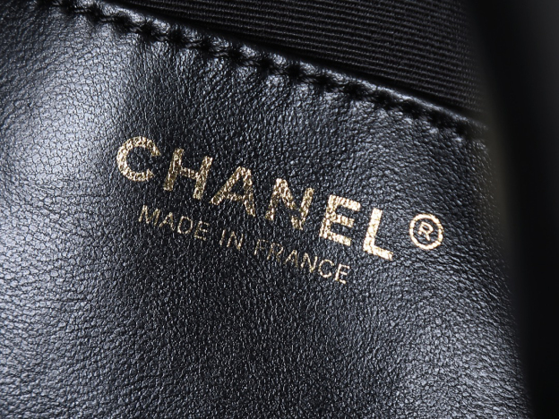 シャネル マキシ ハンドバッグ「Maxi Flap Bag」