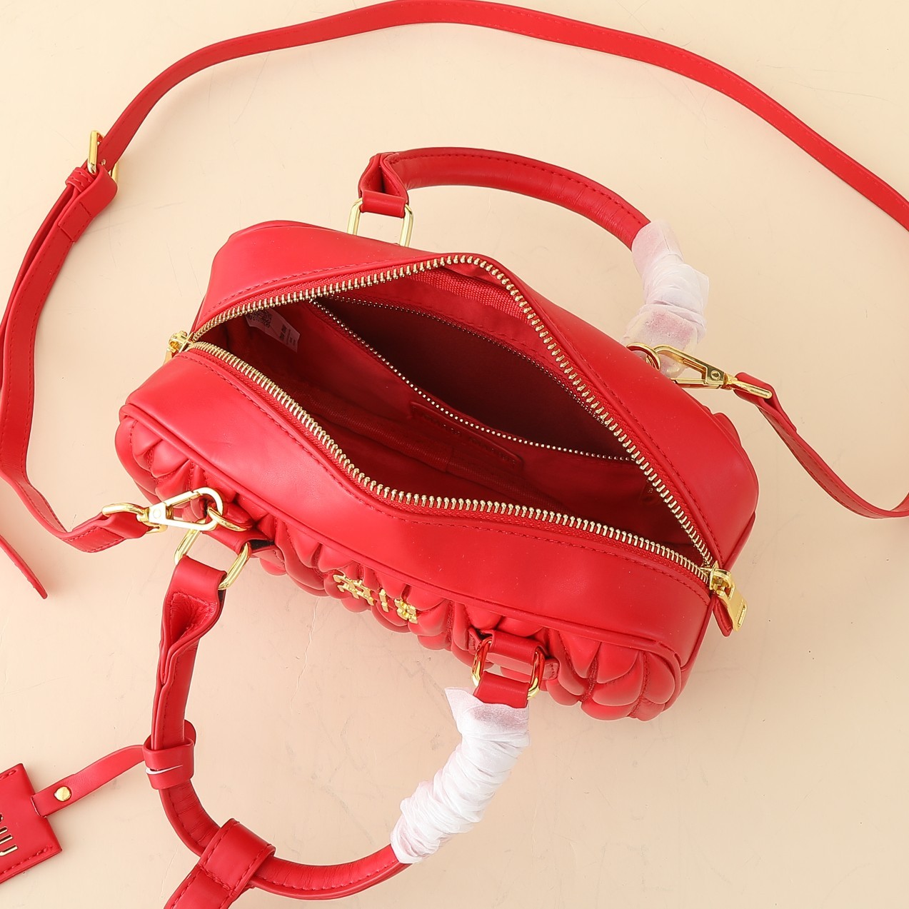 ミュウミュウ アルカディ マテラッセレザー レギュラー/ラージバッグ「Arcadie Bag」