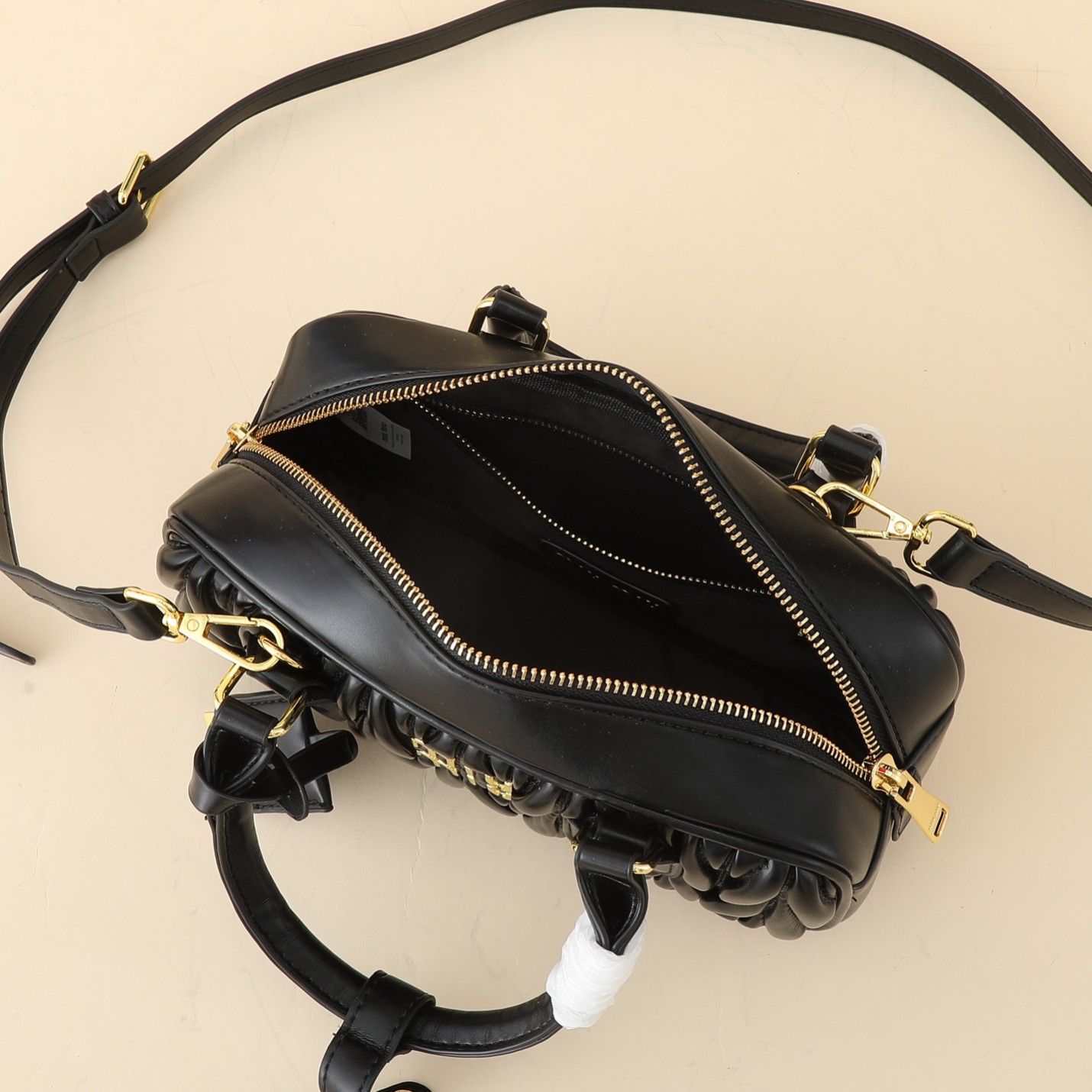 ミュウミュウ アルカディ マテラッセレザー レギュラー/ラージバッグ「Arcadie Bag」