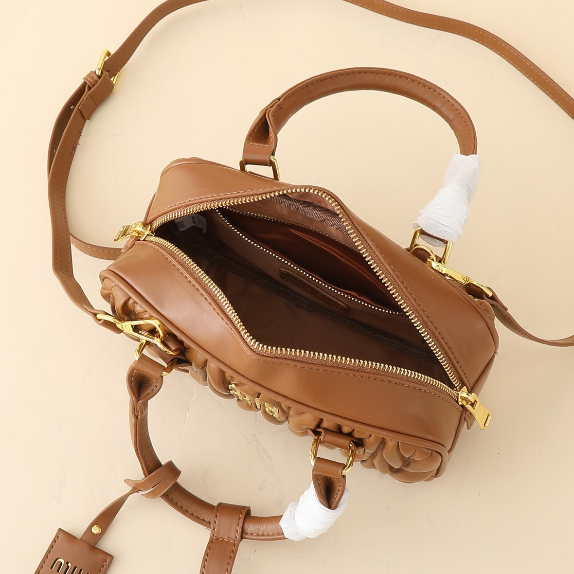 ミュウミュウ アルカディ マテラッセレザー レギュラー/ラージバッグ「Arcadie Bag」