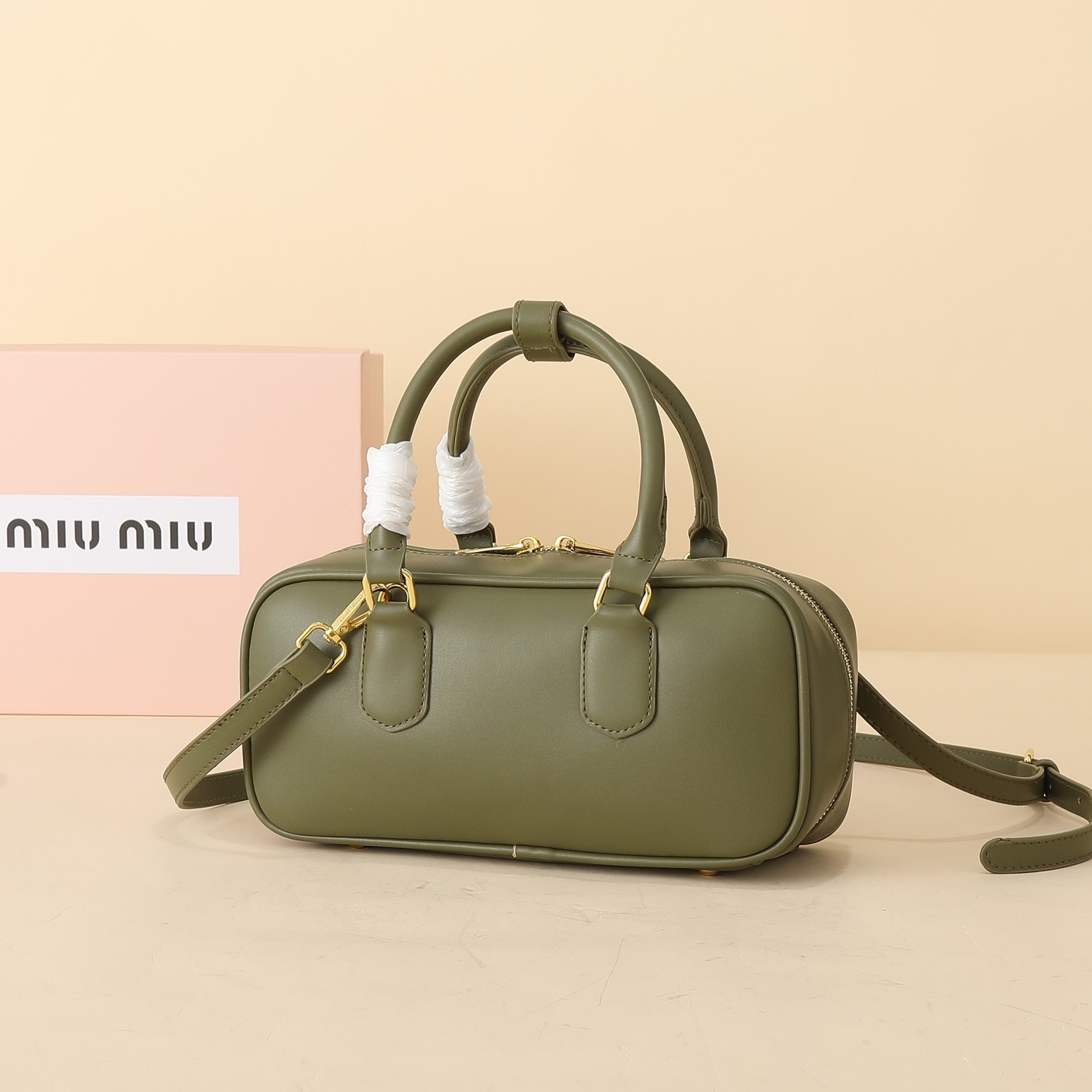 ミュウミュウ アルカディ レザー ラージバッグ「Arcadie Bag」