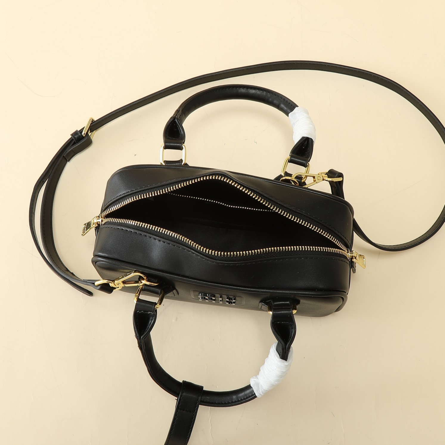 ミュウミュウ アルカディ レザー レギュラー/ラージバッグ「Arcadie Bag」