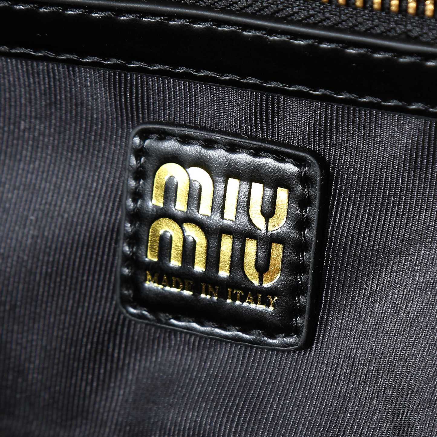 ミュウミュウ ボー レザー スモールバッグ「Beau Bag」