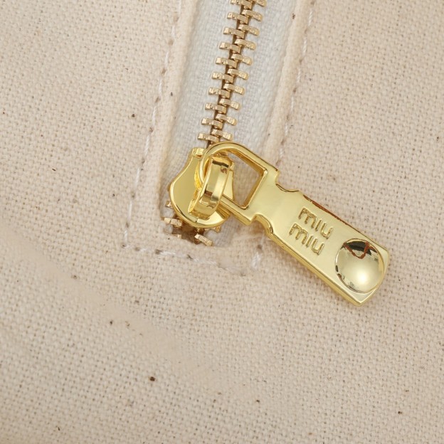 ミュウミュウ アイビー レザー レギュラーバッグ「Ivy Bag」