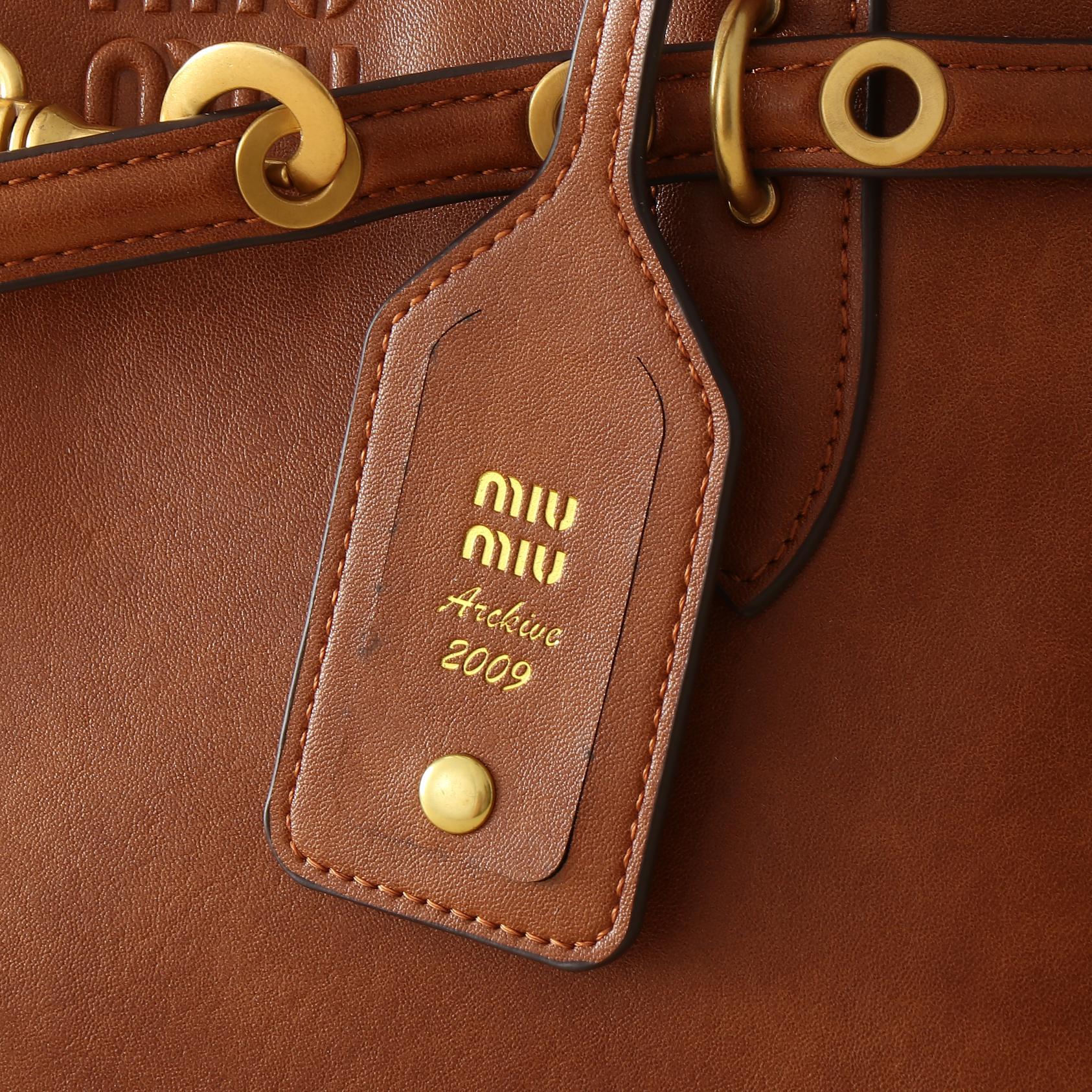 ミュウミュウ アバンチュール ナッパレザー トップハンドルバッグ「Aventure Bag」