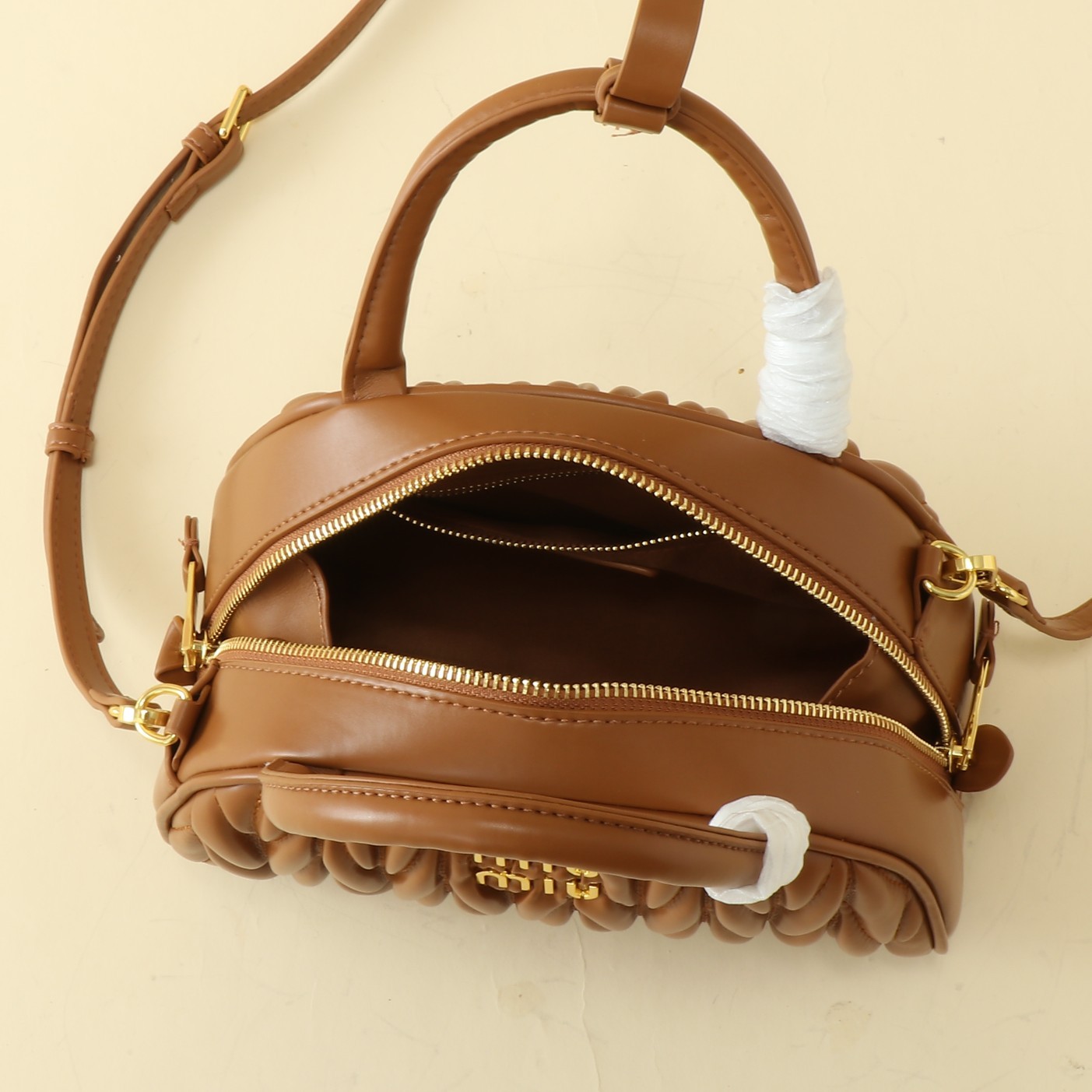 ミュウミュウ アバンチュール マテラッセレザー バッグ「Aventure Bag」