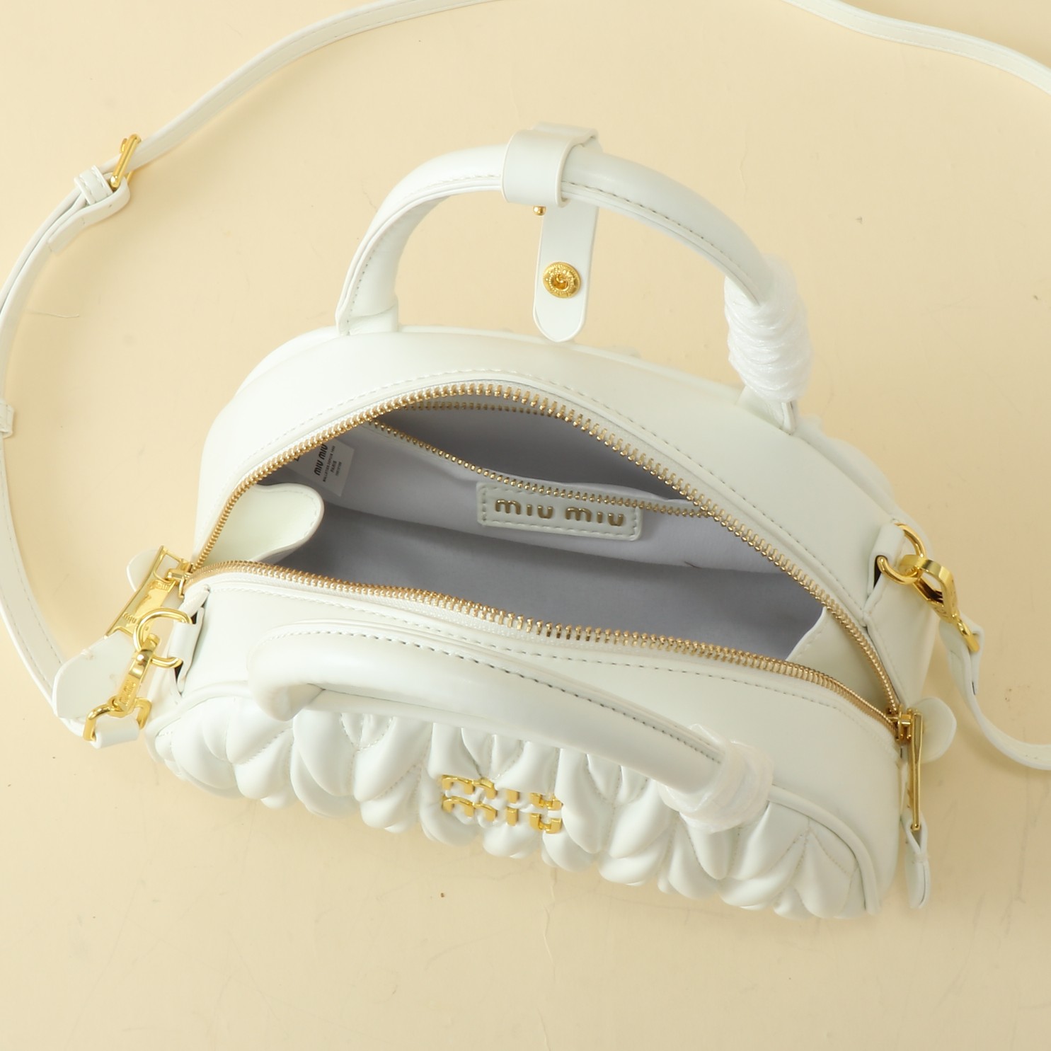 ミュウミュウ アバンチュール マテラッセレザー バッグ「Aventure Bag」