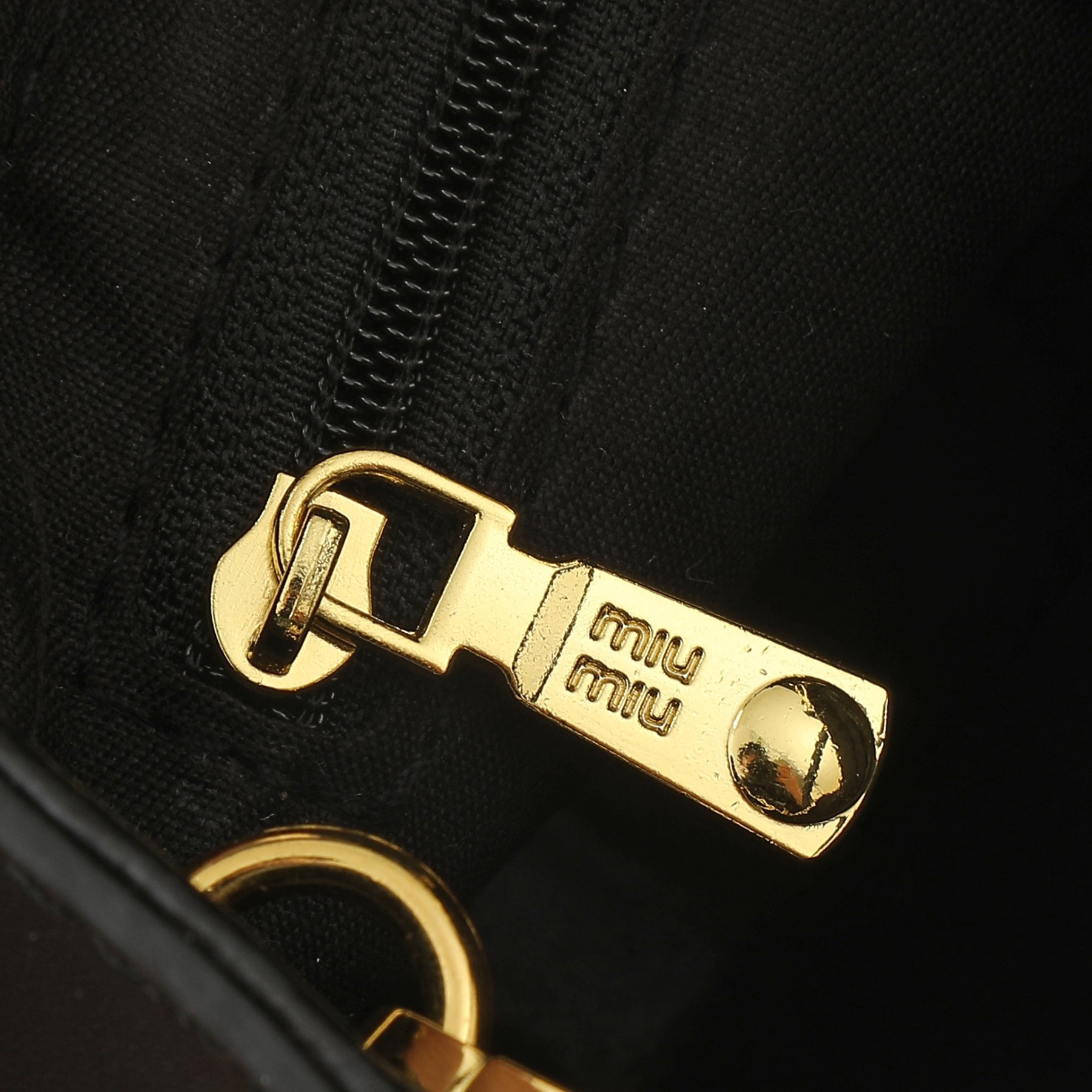 ミュウミュウ アルカディ トップハンドルバッグ「Arcadie Bag」