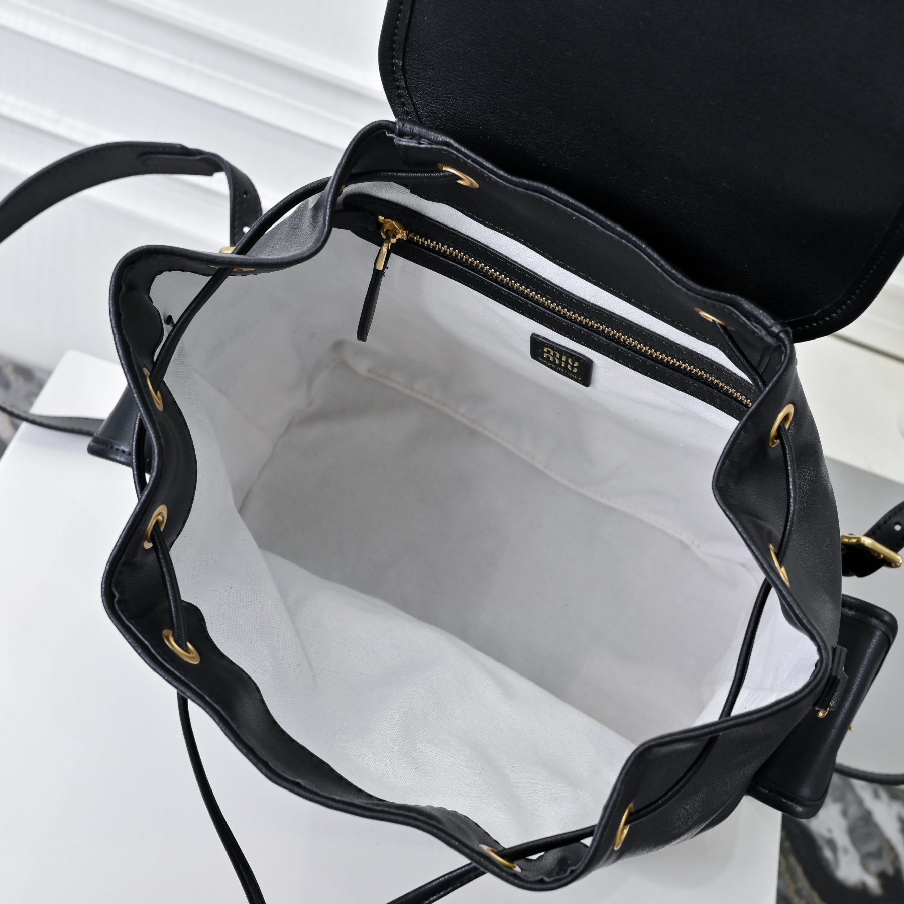 ミュウミュウ アルカディ レザー ラージバックパック「Arcadie Bag」