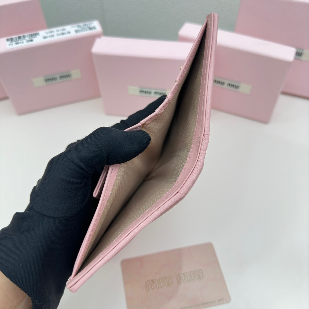 ミュウミュウ マテラッセレザー 財布「Matelassé Wallet」