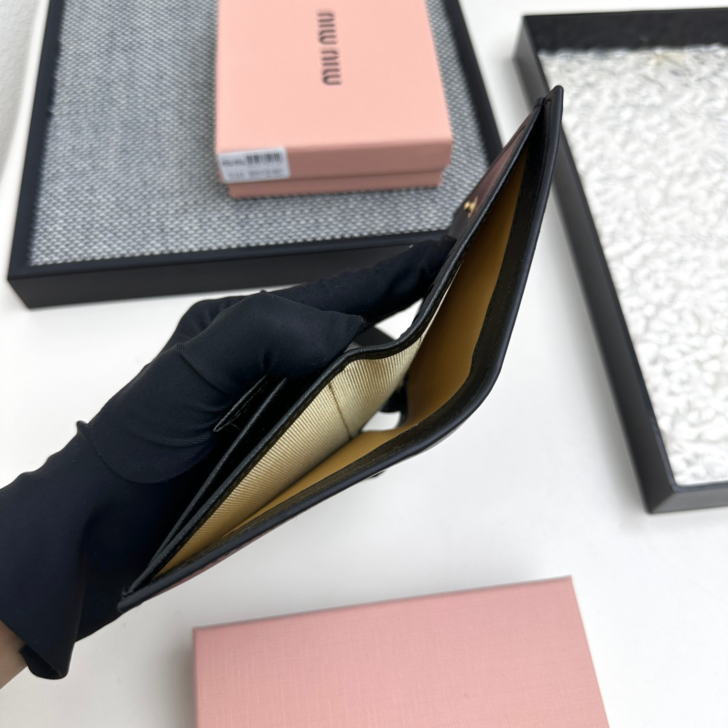 ミュウミュウ アルカディ レザー 財布「Arcadie Wallet」