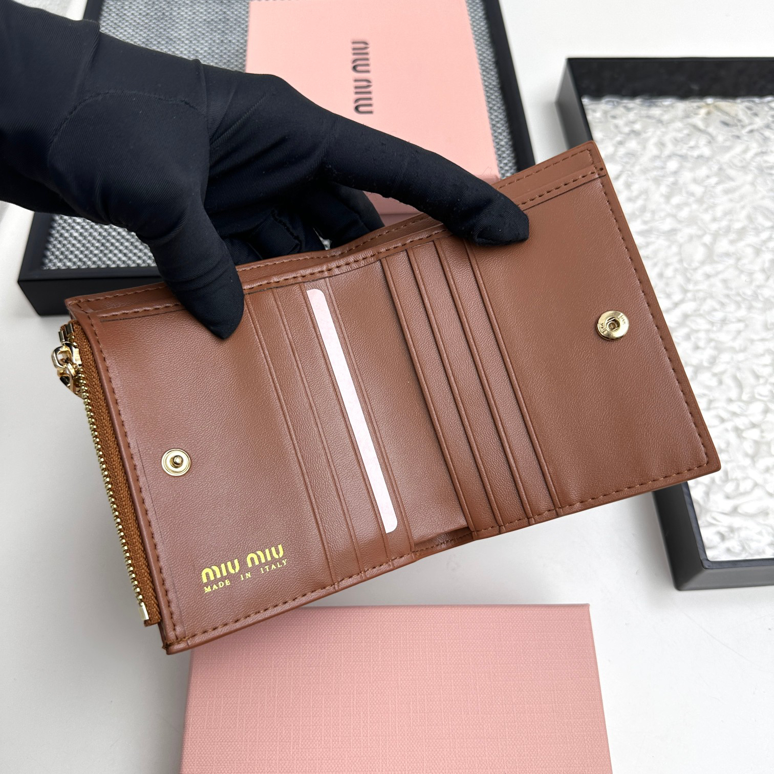 ミュウミュウ アルカディ レザー 財布「Arcadie Wallet」