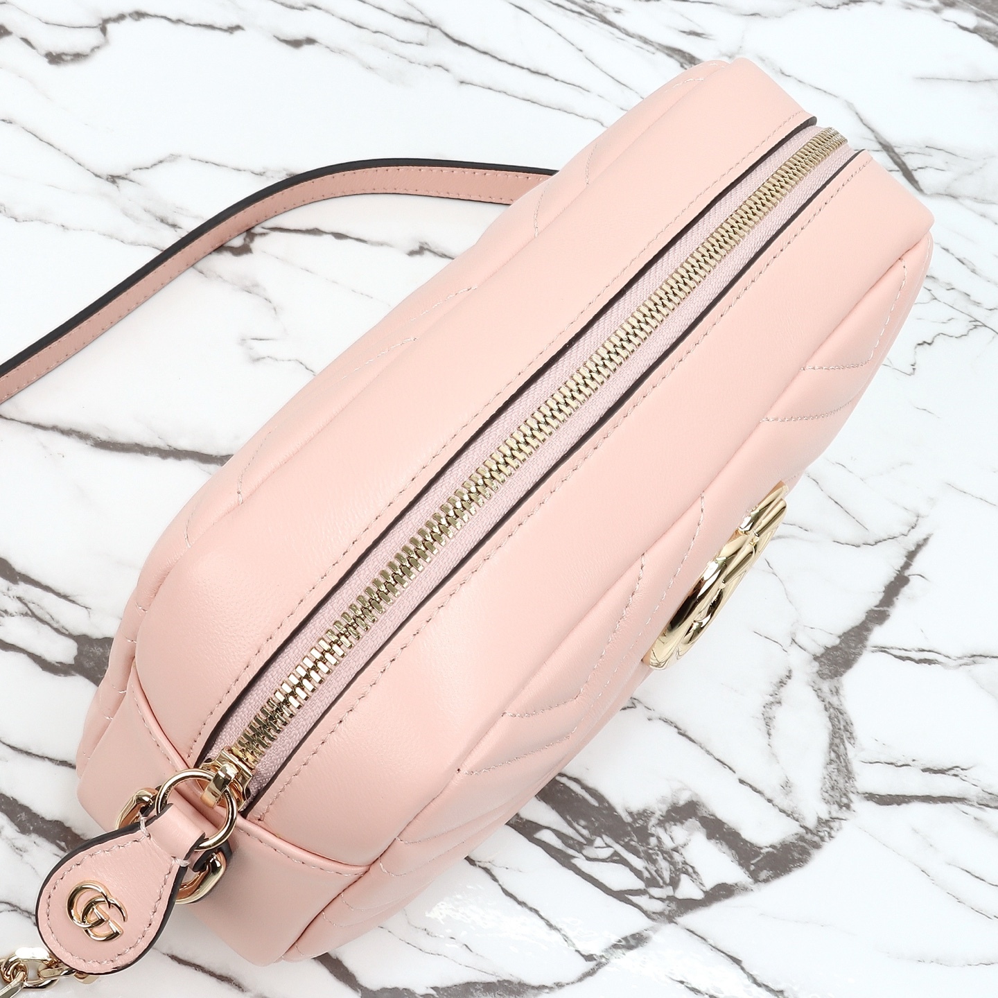 グッチ〔GGマーモント〕スモール カメラバッグ「GG Marmont Bag」