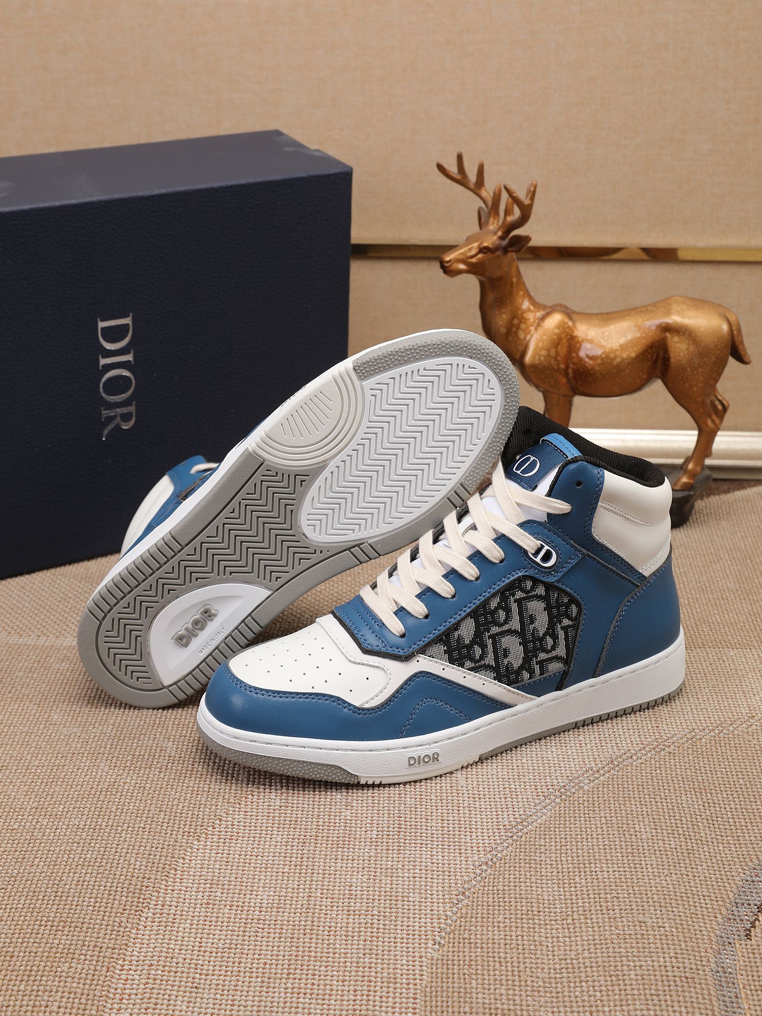 ディオール「Dior」Essentials B23 League ハイトップスニーカー