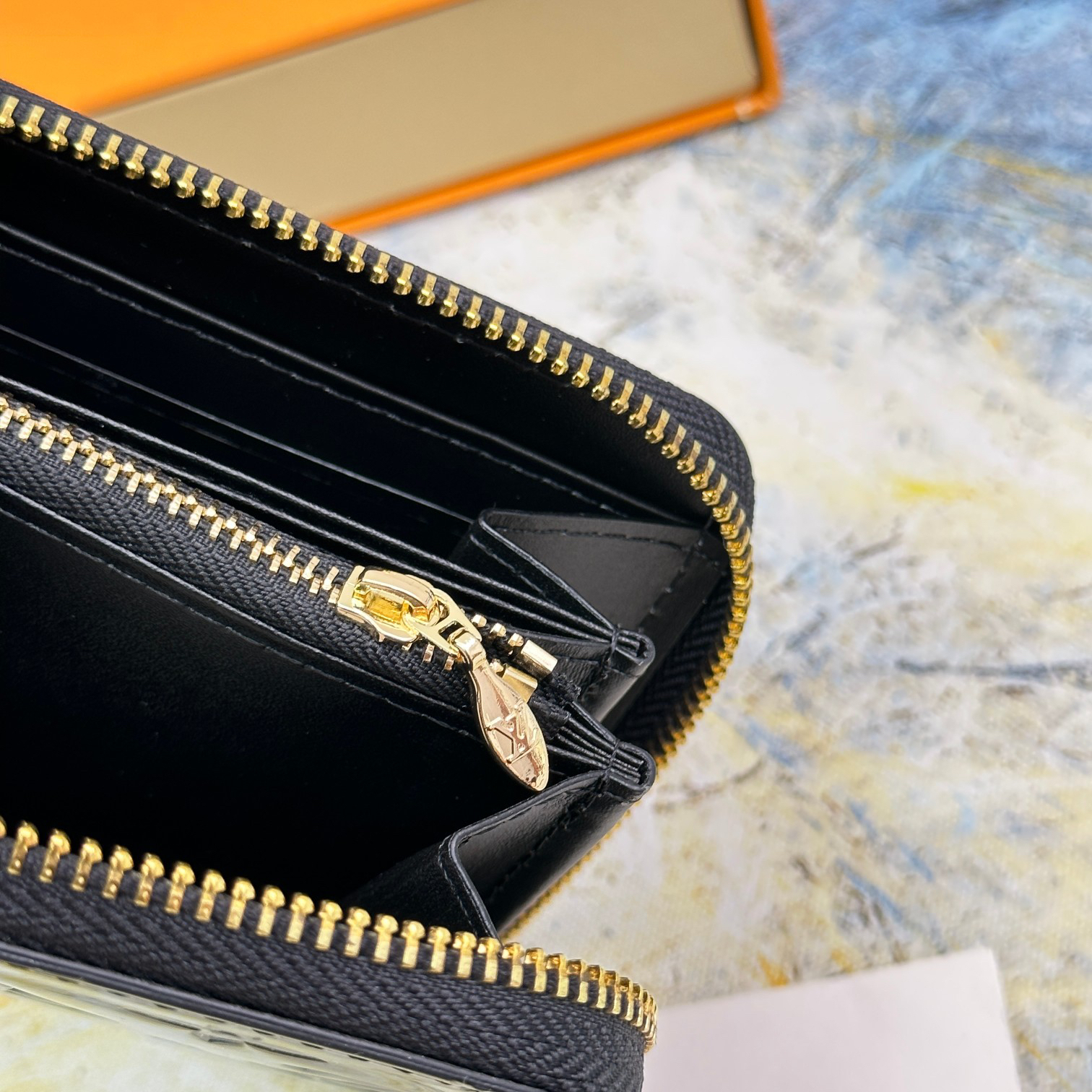 ルイ・ヴィトン ジッピー･ウォレット「エナメル」