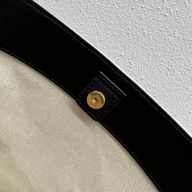 セリーヌ「Celine」2022 CUIR TRIOMPHE バケットバッグ