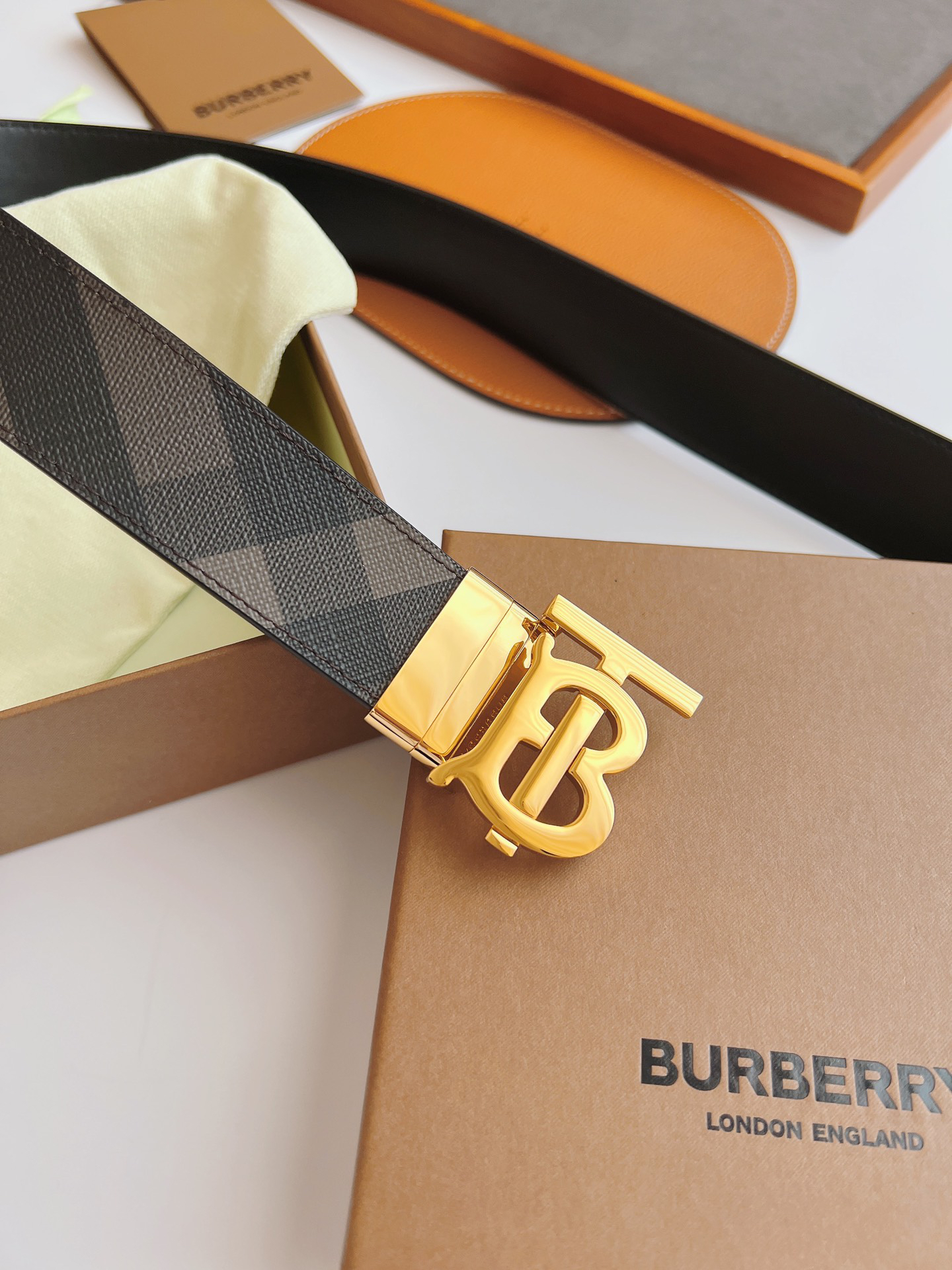 バーバリー「Burberry」フック TBベルト 2色