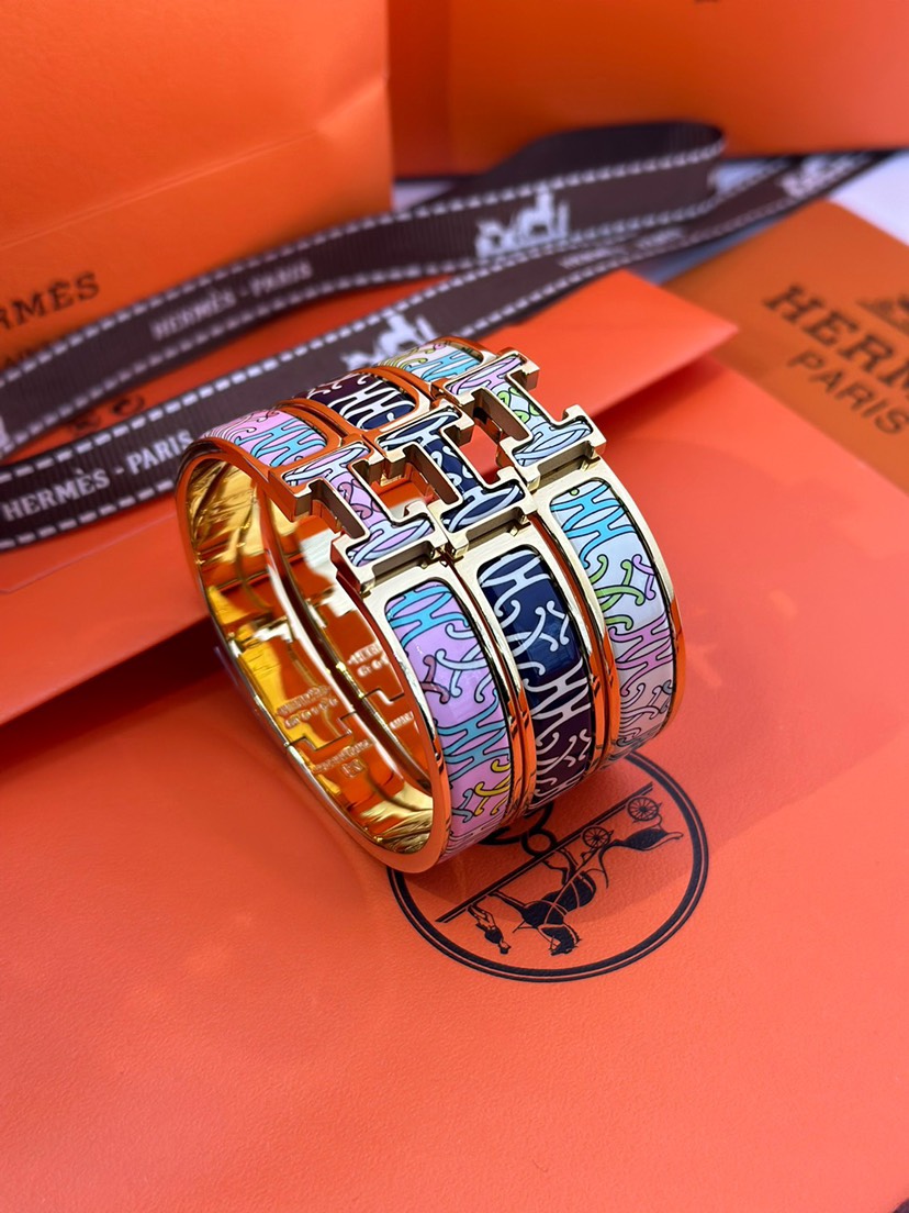 エルメス ブランドの象徴的なブレスレット