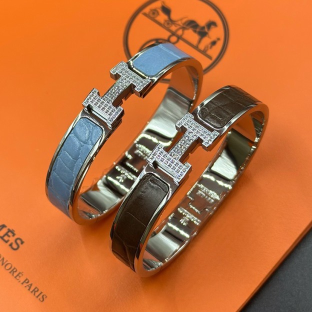 エルメス ブランドの象徴的なブレスレット