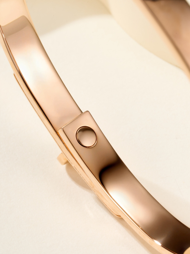 エルメス ブランドの象徴的なブレスレット