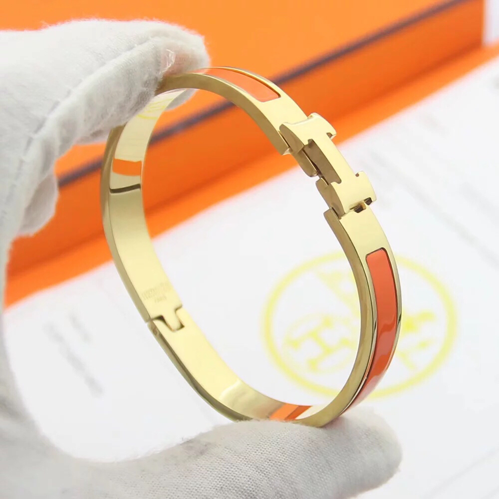 エルメス ブランドの象徴的なブレスレット