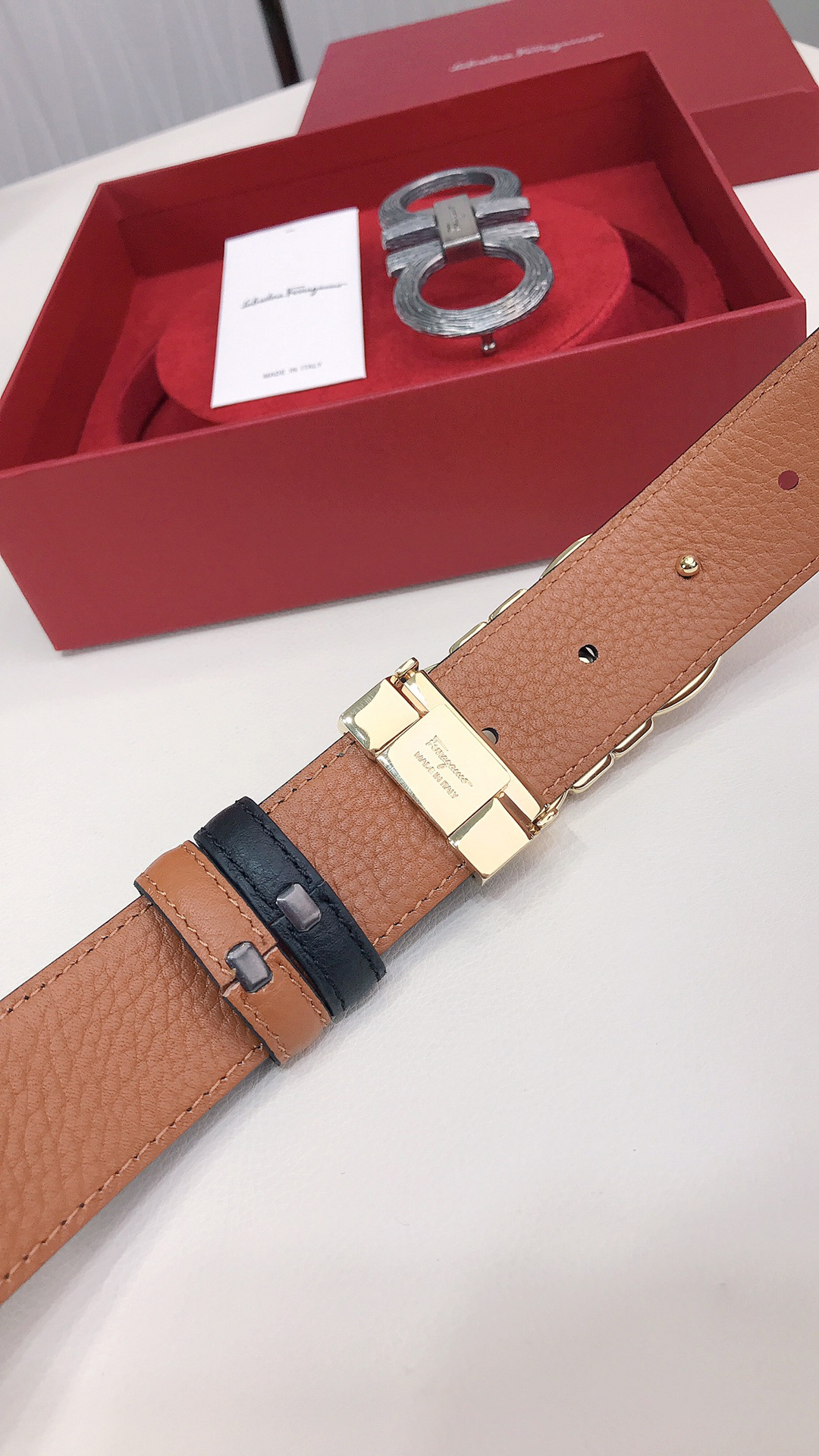 フェラガモ「Ferragamo」リバーシブルベルト