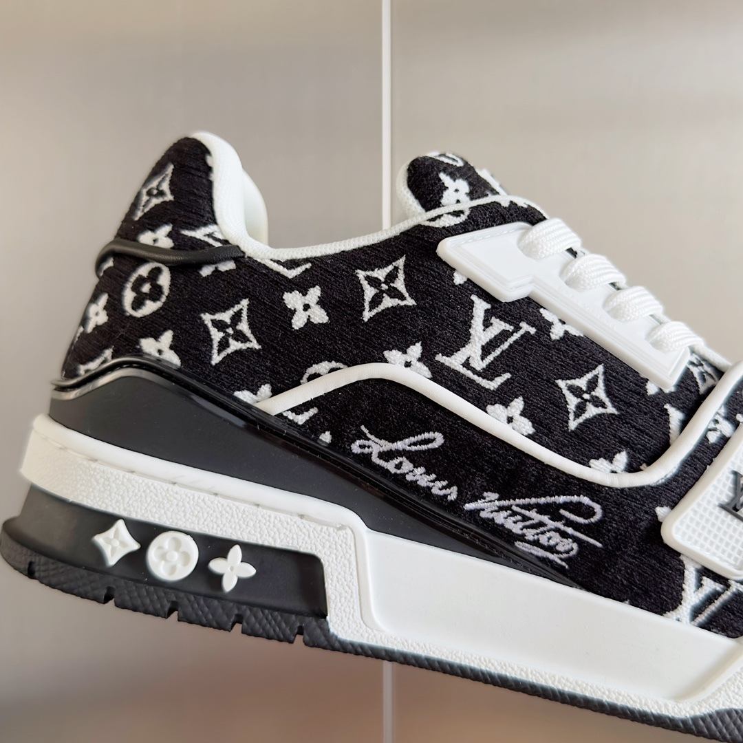 ルイ・ヴィトン LV トレーナー スニーカー「Trainer」