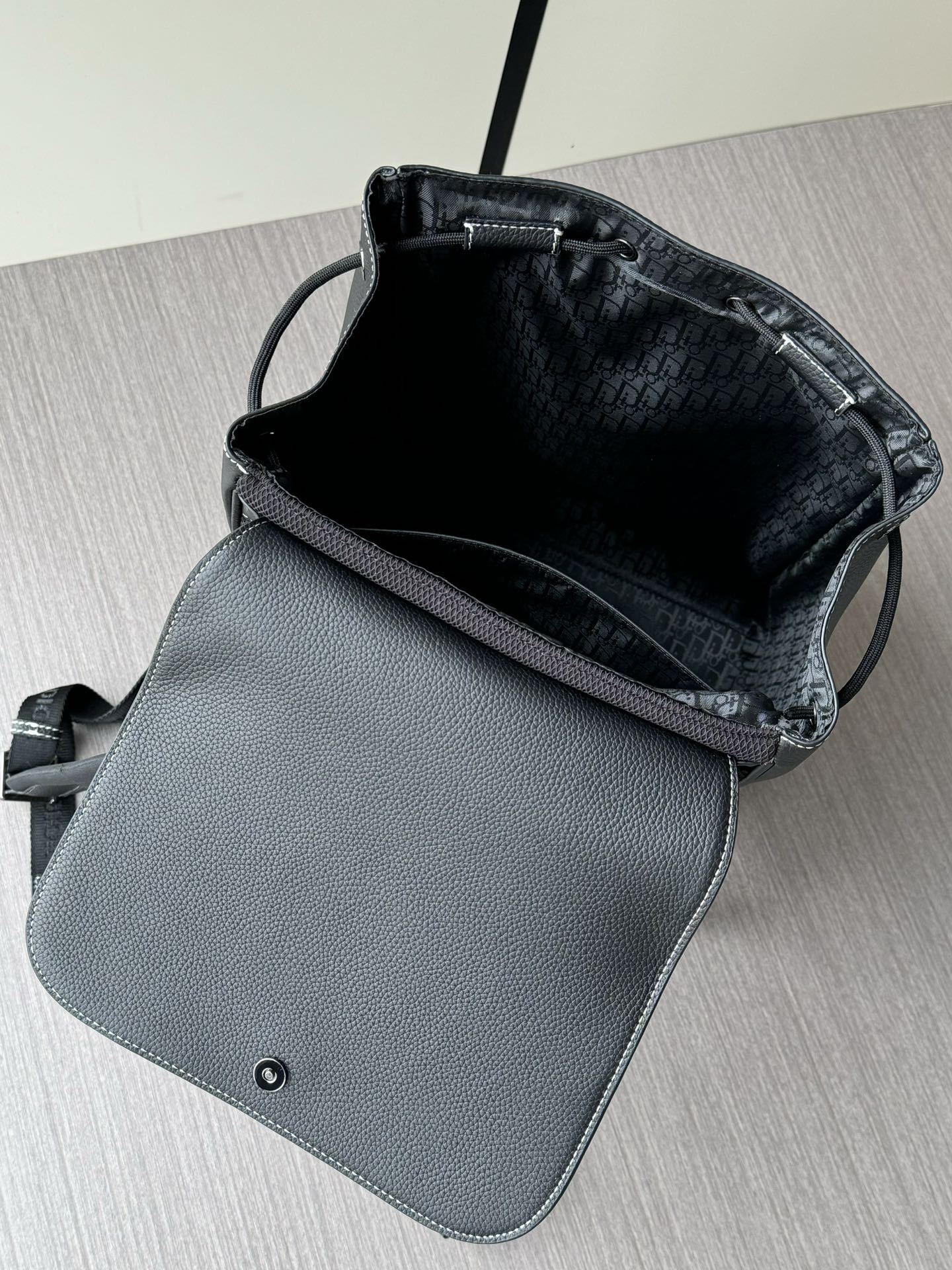 ディオール「Dior」B44 BLADE バックパック