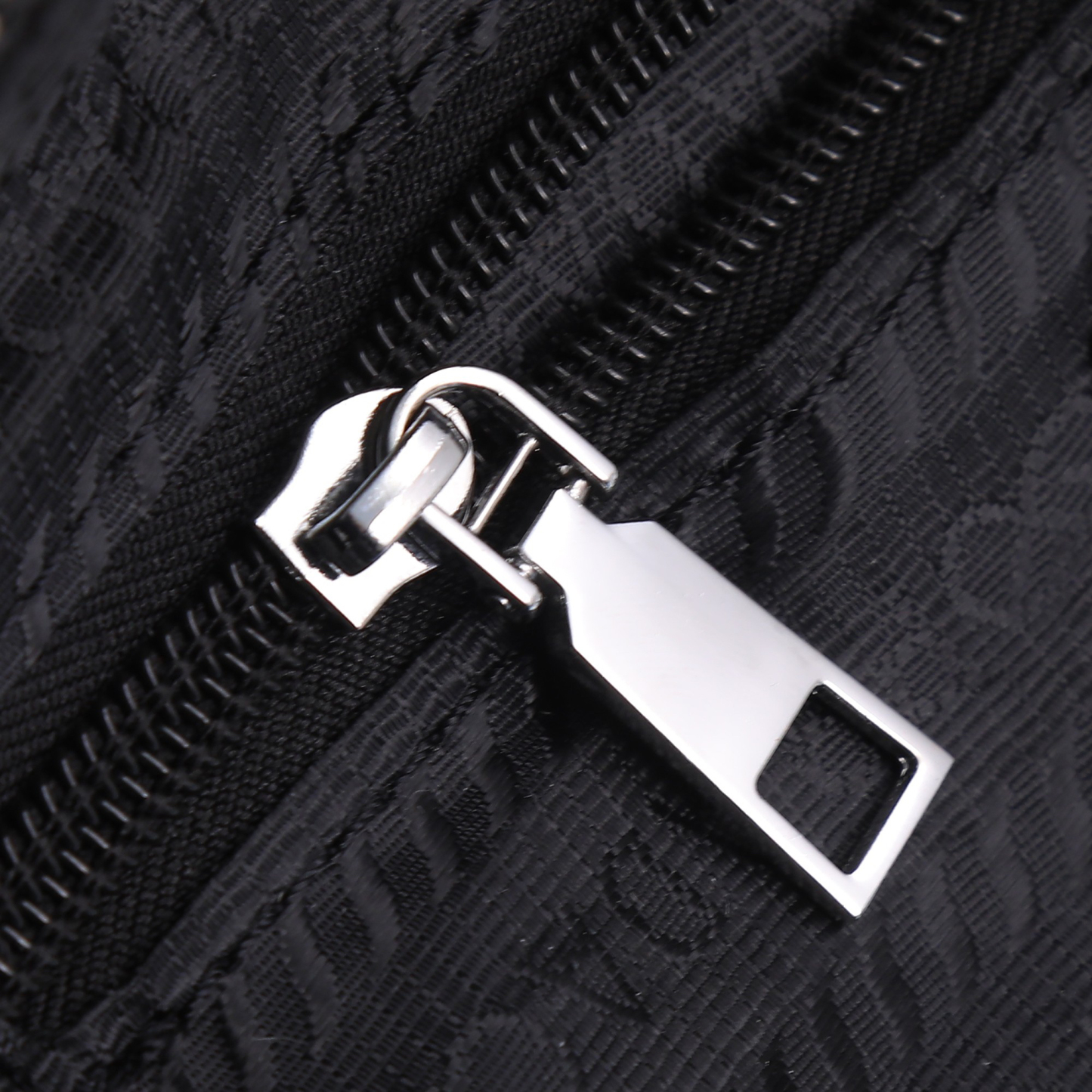 プラダ パデッドRe-Nylon トートバッグ「System」