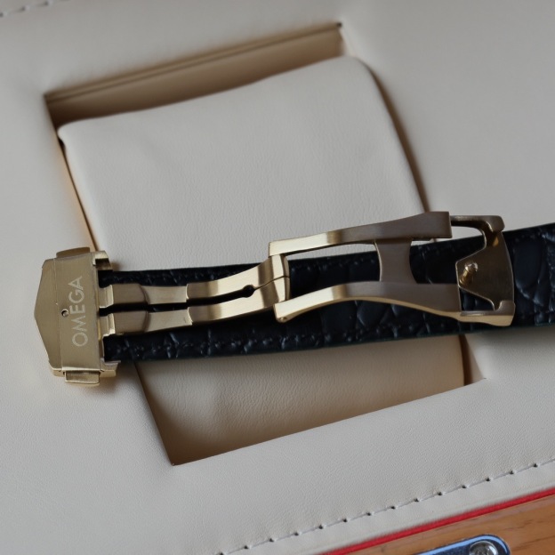 オメガ「Omega」Seamaster 300M マスター クロノメーター 41mm プラチナケース＆クロコダイルストラップ メンズ腕時計