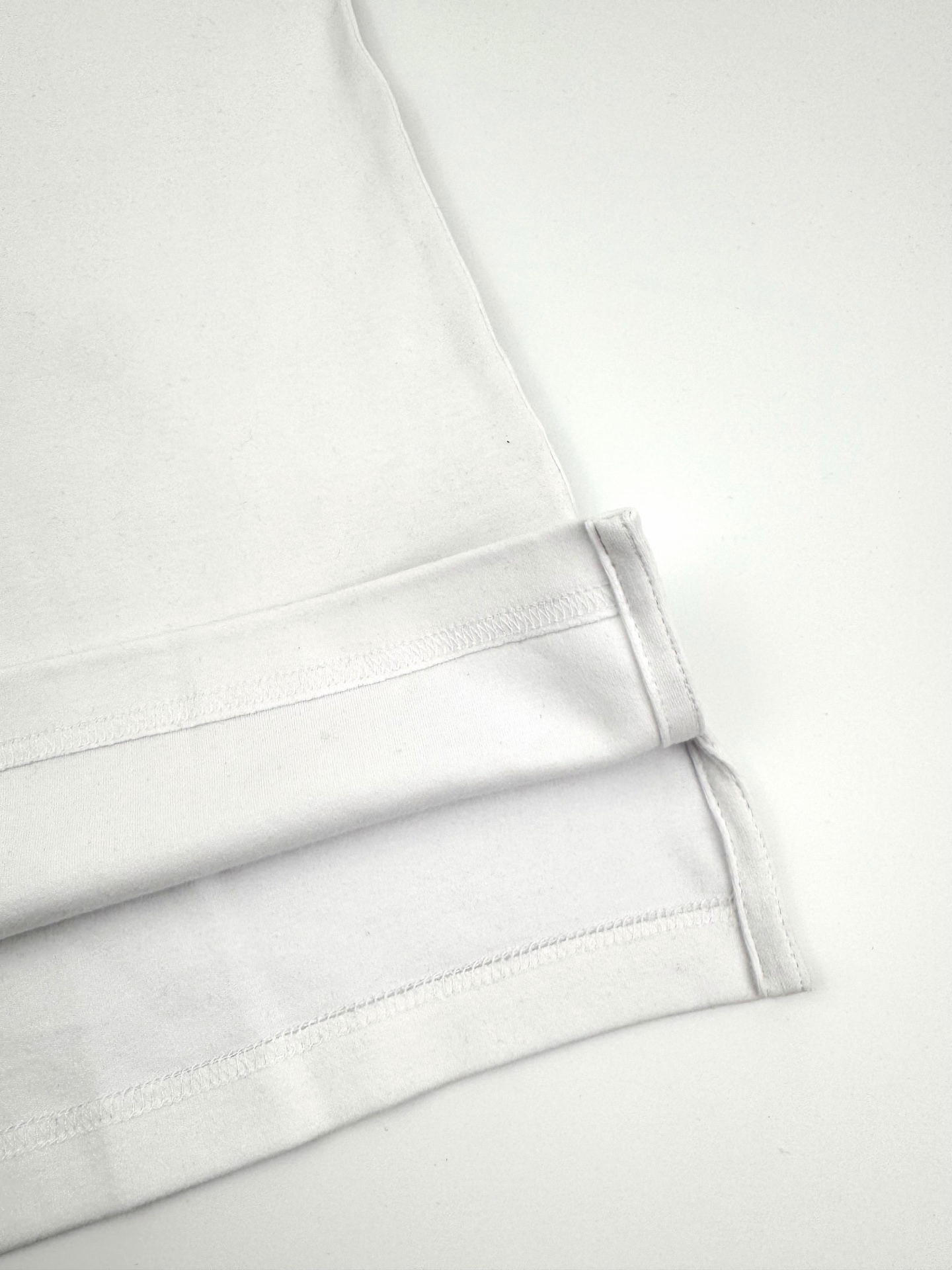 エルメス「Hermès」 クルーネックTシャツ 軽やかな着心地 春夏新作