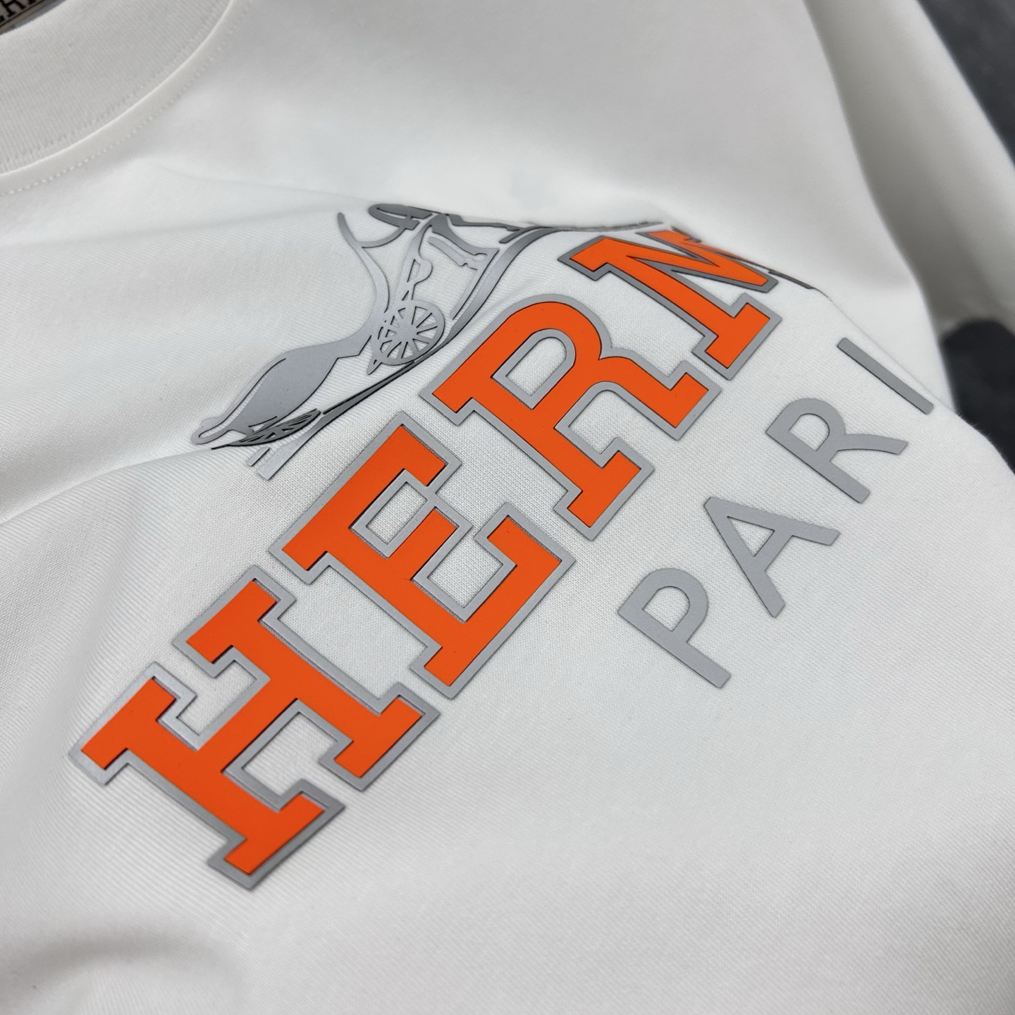 エルメス「Hermès」 クルーネックTシャツ 軽やかな着心地 春夏新作