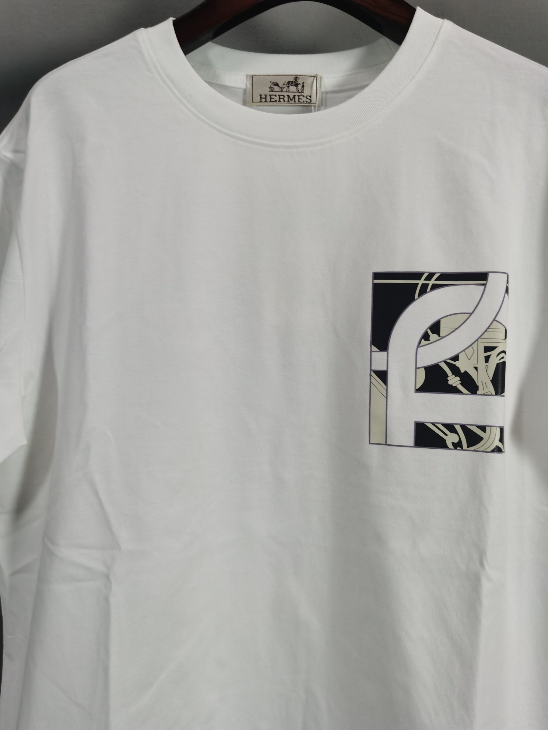 エルメス「Hermès」 クルーネックTシャツ 軽やかな着心地 春夏新作