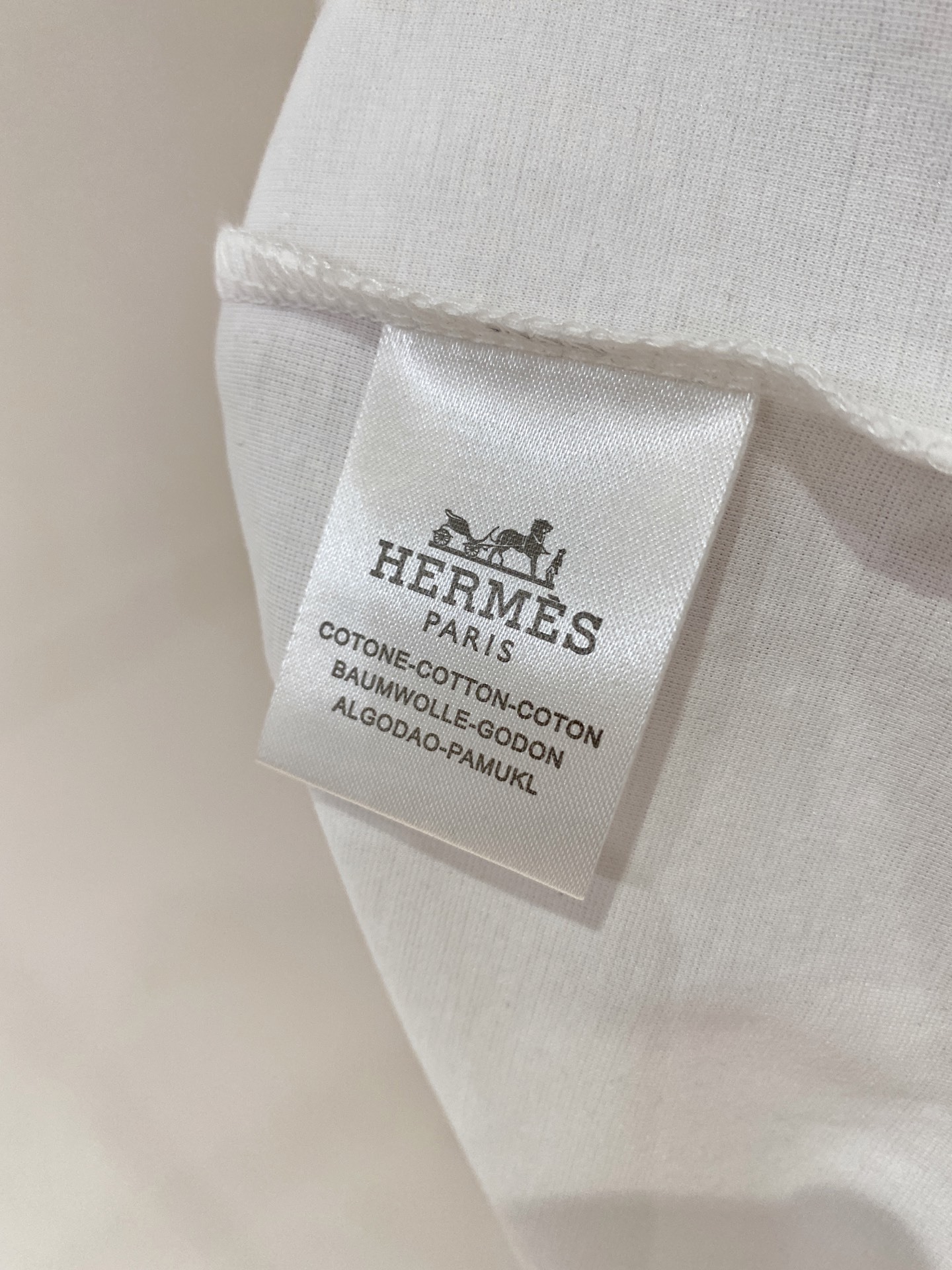エルメス「Hermès」 クルーネックTシャツ 軽やかな着心地 春夏新作