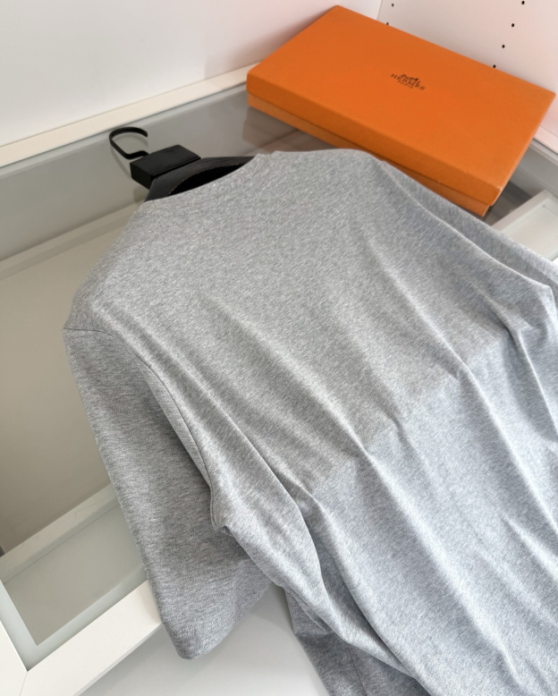 エルメス「Hermès」 クルーネックTシャツ 軽やかな着心地 春夏新作