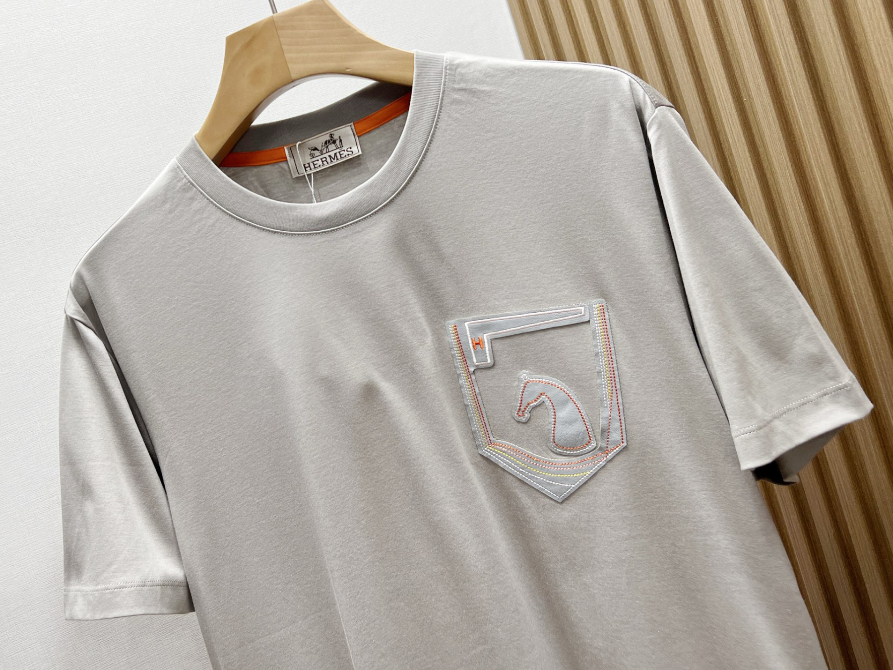 エルメス「Hermès」 クルーネックTシャツ 軽やかな着心地 春夏新作