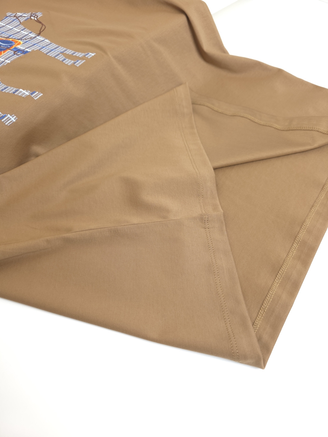 エルメス「Hermès」 クルーネックTシャツ 軽やかな着心地 春夏新作