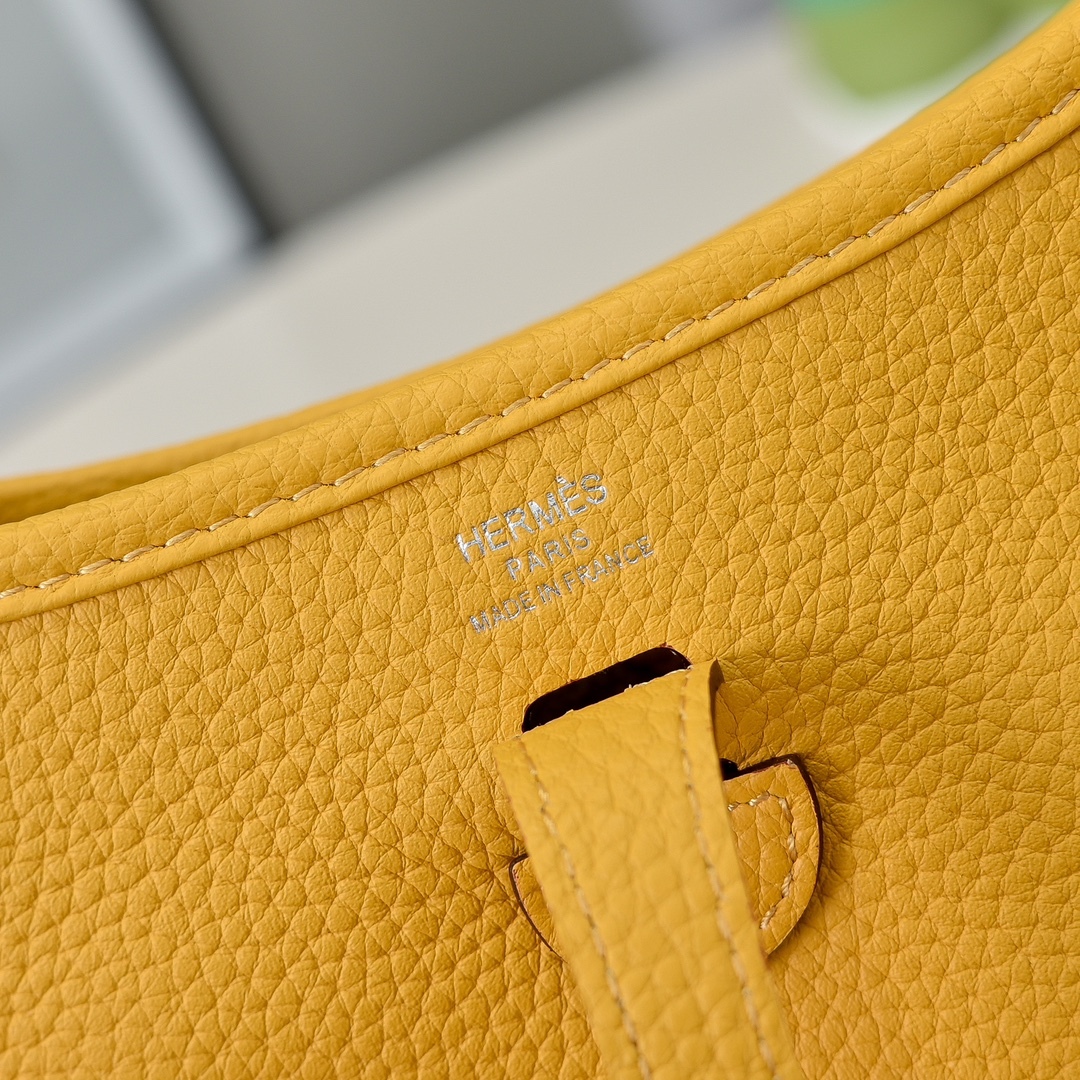 エルメス「Hermès」エヴェリン ミニ 17CM バッグ「EVELYNE MINI BAG」