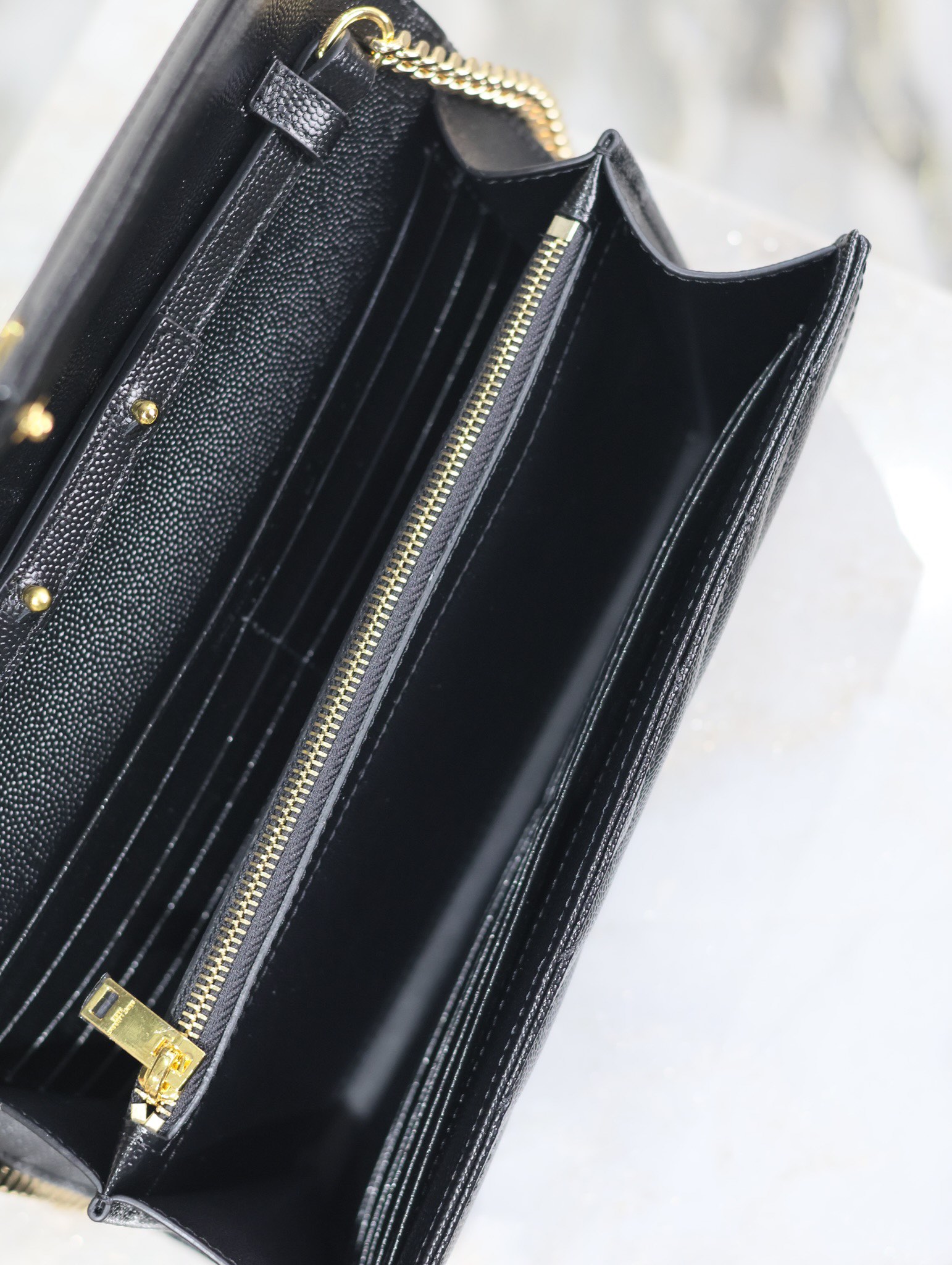 サンローラン「Saint Laurent」  MONOGRAM エンベロープバッグ