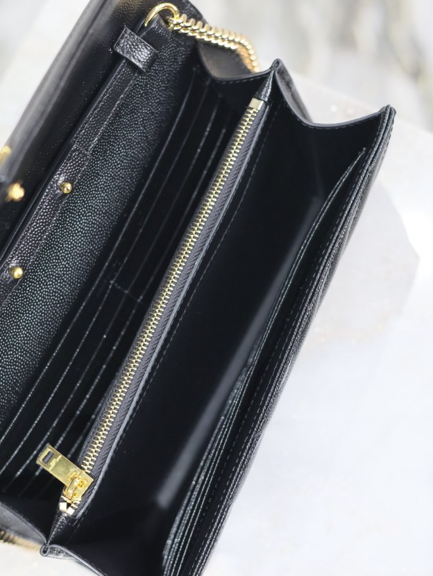 サンローラン「Saint Laurent」  MONOGRAM エンベロープバッグ