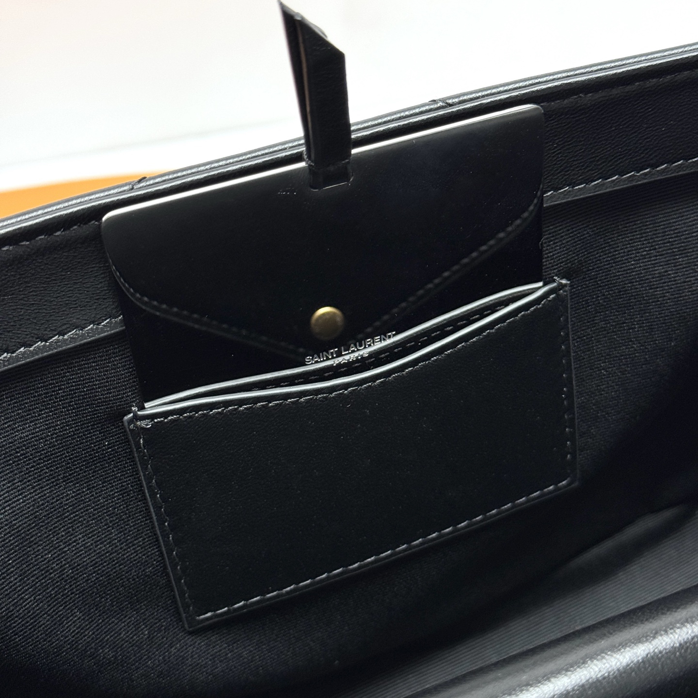 サンローラン「Saint Laurent」ルル ブラックレザー ミディアムバッグ