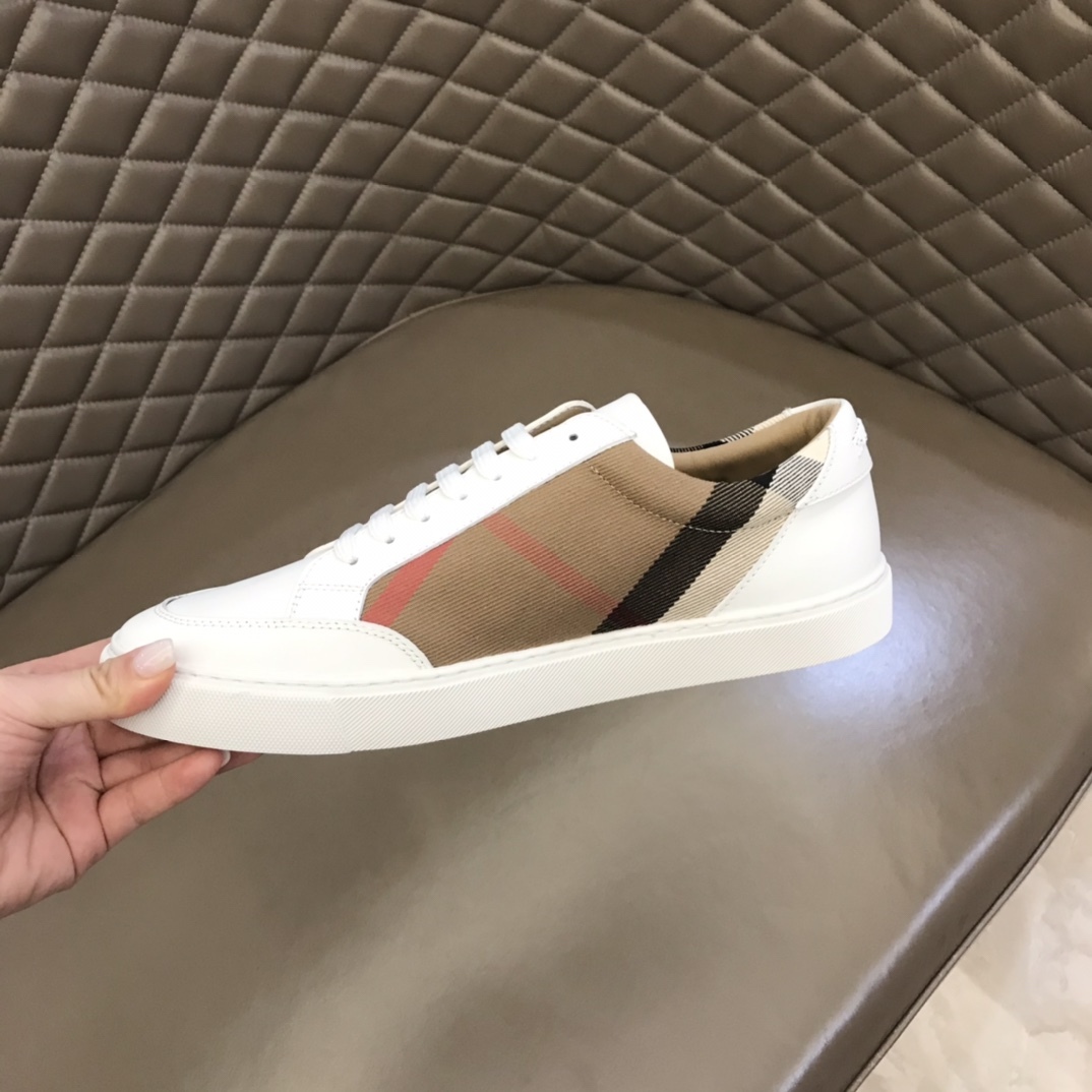 バーバリー「Burberry」Vintage Check ローテクニカルスニーカー メンズ