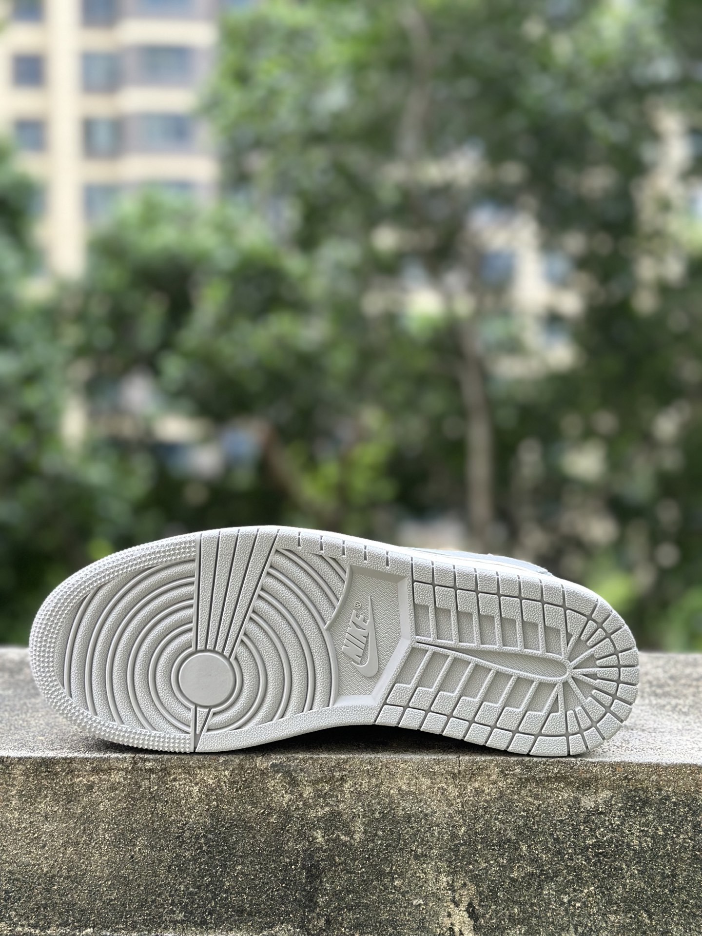 「コラボモデル」Travis Scott x Jordan 1 Low supreme スニーカー