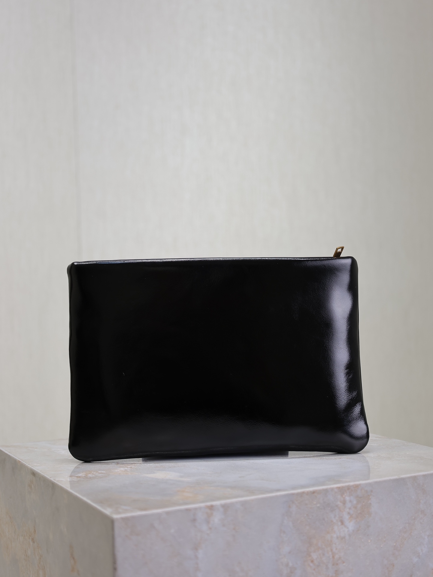 サンローラン「Saint Laurent」CALYPSO オイルドレザー クラッチバッグ