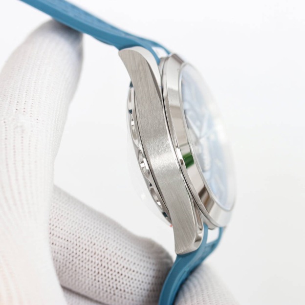 オメガ「Omega」シーマスター アクアテラ ワールドタイム メンズ メカニカル ウォッチ43MM